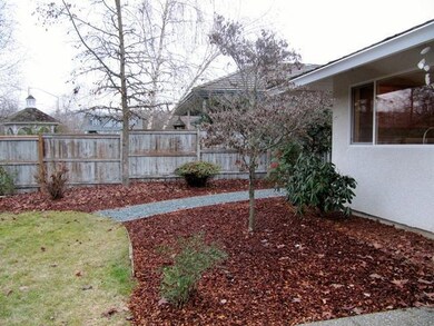 2489 Greenridge Dr, Medford, OR 97504 - photo 4