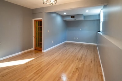 76 W 3rd St, Lowell, MA 01850 - photo 4