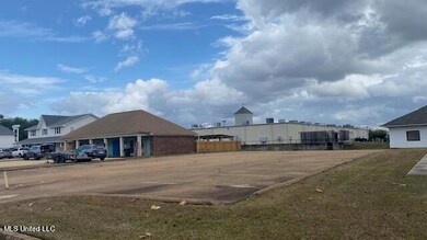 215 cOmmerce lot