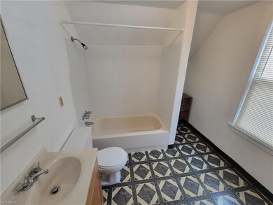 3407 Altamont Ave unit 3, Cleveland, OH 44118 - photo 7