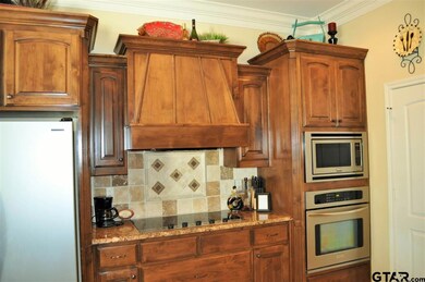 1653 Skidmore Ln, Tyler, TX 75703 - photo 4