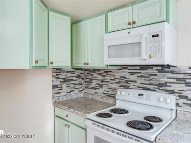 07-Kitchen_ELI08401_Blended