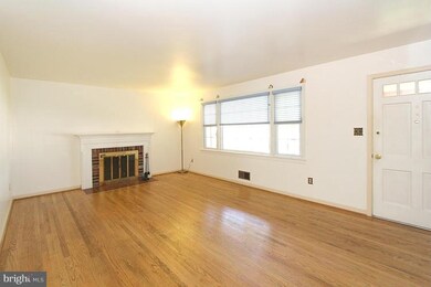 9103 Adelphi Rd, Hyattsville, MD 20783 - photo 6