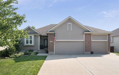 1513 Cove Dr, Raymore, MO 64083 - photo 2