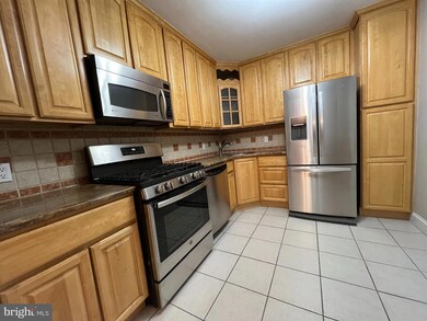Kenwood Condominium, Bethesda, MD 20816 - photo 2