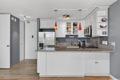 Chateau Waikiki unit 3203, Honolulu, HI 96815 - photo 6