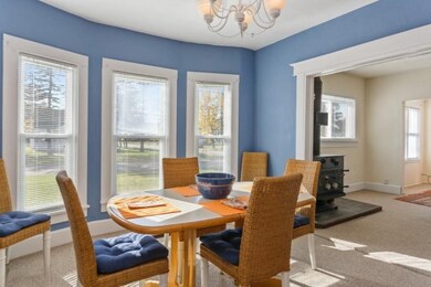 05_411OakSt_369001_DiningRoom_LowRes