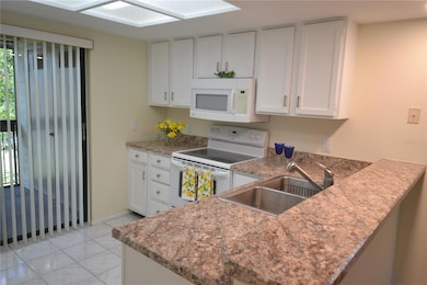 226 Woodlake Wynde unit 44, Oldsmar, FL 34677 - photo 6