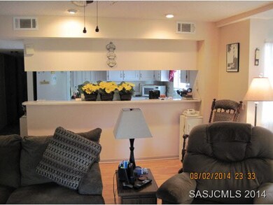 living rm kitchen counter