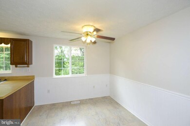 10757 Glen Hannah Dr, Laurel, MD 20723 - photo 5