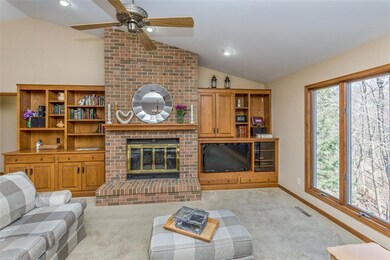 3540 Timberline Dr NE, Cedar Rapids, IA 52402 - photo 5