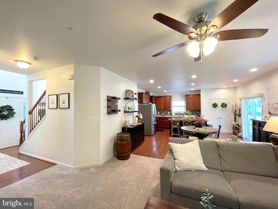 519 Gate Dancer Ct, Prince Frederick, MD 20678 - photo 4