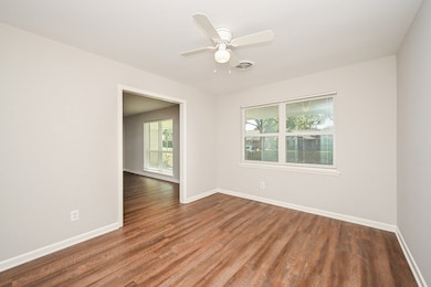 5438 Jackwood St, Houston, TX 77096 - photo 6