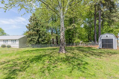 BACKYARD, FENCED, DETACHED SHED