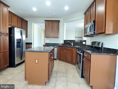 9724 Holmes Place unit 205, Manassas Park, VA 20111 - photo 7