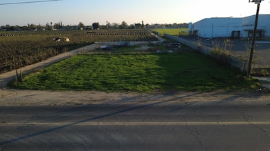 251 W Church Ave, Fresno, CA 93706 - photo 4