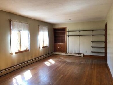 110 Hafey St, Chicopee, MA 01013 - photo 4