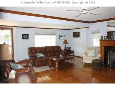 226 17th St, Dunbar, WV 25064 - photo 2