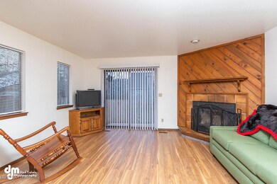 Living Room_KI_06-SMALL