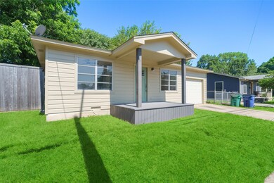 View of front of home featuring a front yard