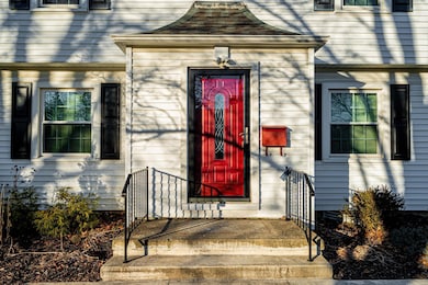 295 N Cassingham Rd Bexley 046