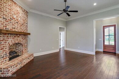 08-704 Queens Ct