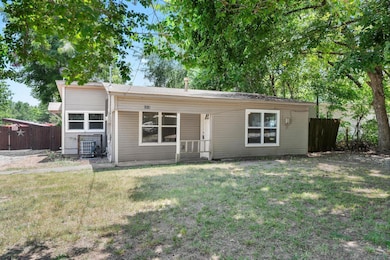 1018 Dubois St, Denison, TX 75020 - photo 2