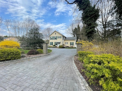 190 S Country Rd, Remsenburg, NY 11960 - photo 3