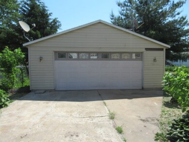 201 N Carico St, Tuscola, IL 61953 - photo 4