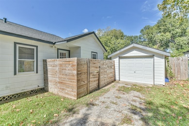 106 Oxford St, Tomball, TX 77375 - photo 5