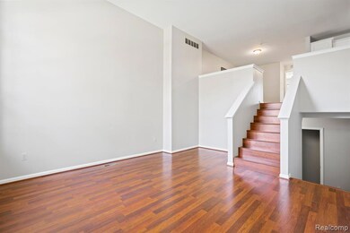 142 Sandy Ln, Walled Lake, MI 48390 - photo 4