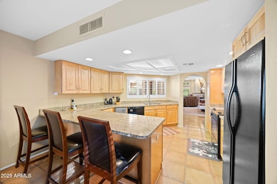 11837 N 40th Place, Phoenix, AZ 85028 - photo 6