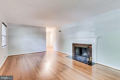 1009 Dalebrook Dr, Alexandria, VA 22308 - photo 6