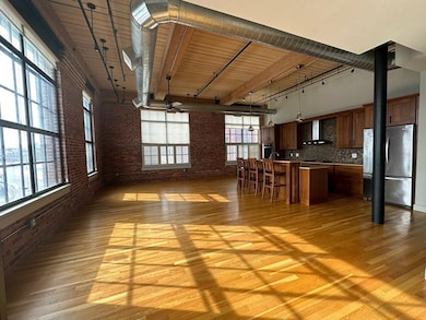 491 Dutton St unit 402, Lowell, MA 01854 - photo 3