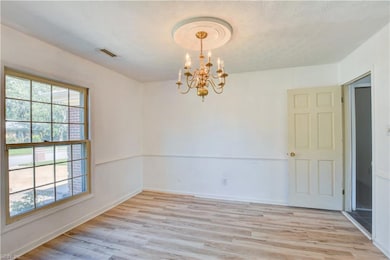 2130 Rock Creek Dr, Chesapeake, VA 23325 - photo 5