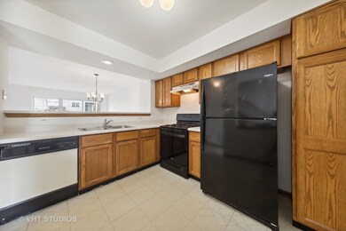 1826 Grove Ave unit 17B182, Schaumburg, IL 60193 - photo 5