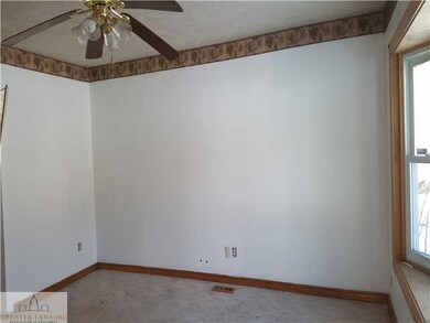 4636 Palmer St, Lansing, MI 48910 - photo 2
