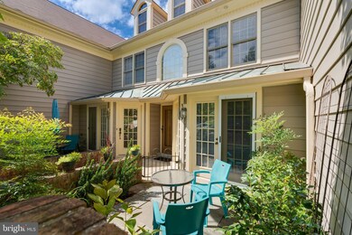 5819 Linden Square Ct, Rockville, MD 20852 - photo 2