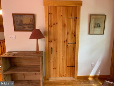 836 Live Oak Ln, Great Cacapon, WV 25422 - photo 7