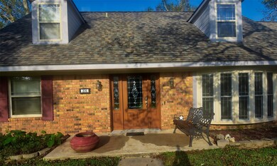 206 Nueces St, Bay City, TX 77414 - photo 2