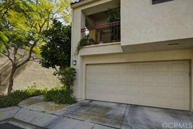 End of Cul De Sac Privacy and 2 car garage
