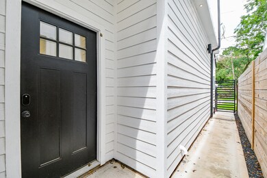 6828 Liverpool St, Houston, TX 77021 - photo 4