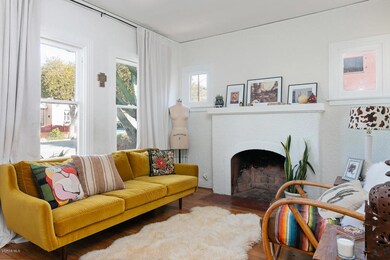 160 W Prospect St-007-008-Living Room-ML