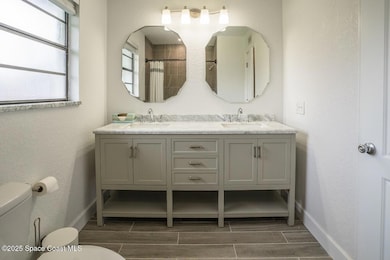 Hall bath 2