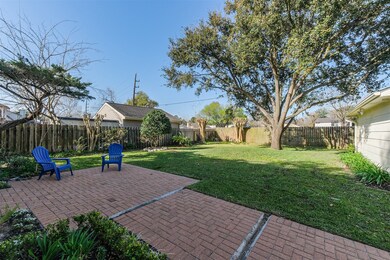 8227 Town Creek Dr, Houston, TX 77095 - photo 2