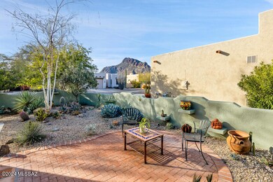 2061 Triangle X Front Courtyard 2