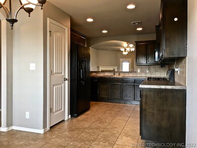 8945 S 255th East Ave, Broken Arrow, OK 74014 - photo 6