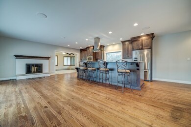 923 Edgewater Dr, Naperville, IL 60540 - photo 6