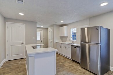 6523 Enid St, Houston, TX 77022 - photo 6