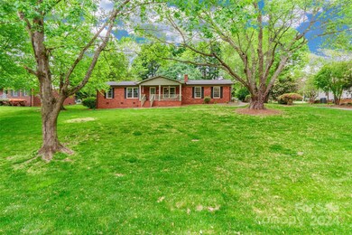 3321 Winchester Ln, Statesville, NC 28625 - photo 2